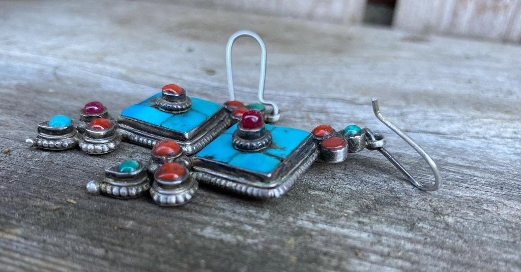Antieke 925 zilveren oorbellen met Turkoois uit Nepal., Ophalen of Verzenden, Zilver, Oorbellen, Met edelsteen