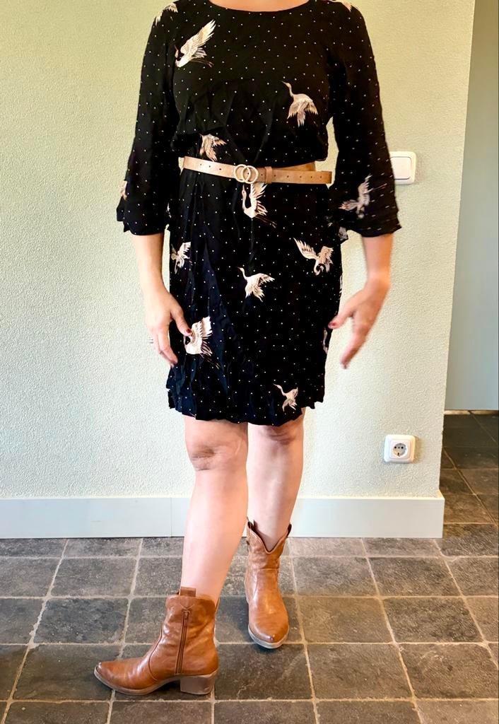 Zwarte jurk YaYA MAAT 40 met kraanvogelprint, Kleding | Dames, Maat 38/40 (M), Zwart, Ophalen of Verzenden, Gedragen