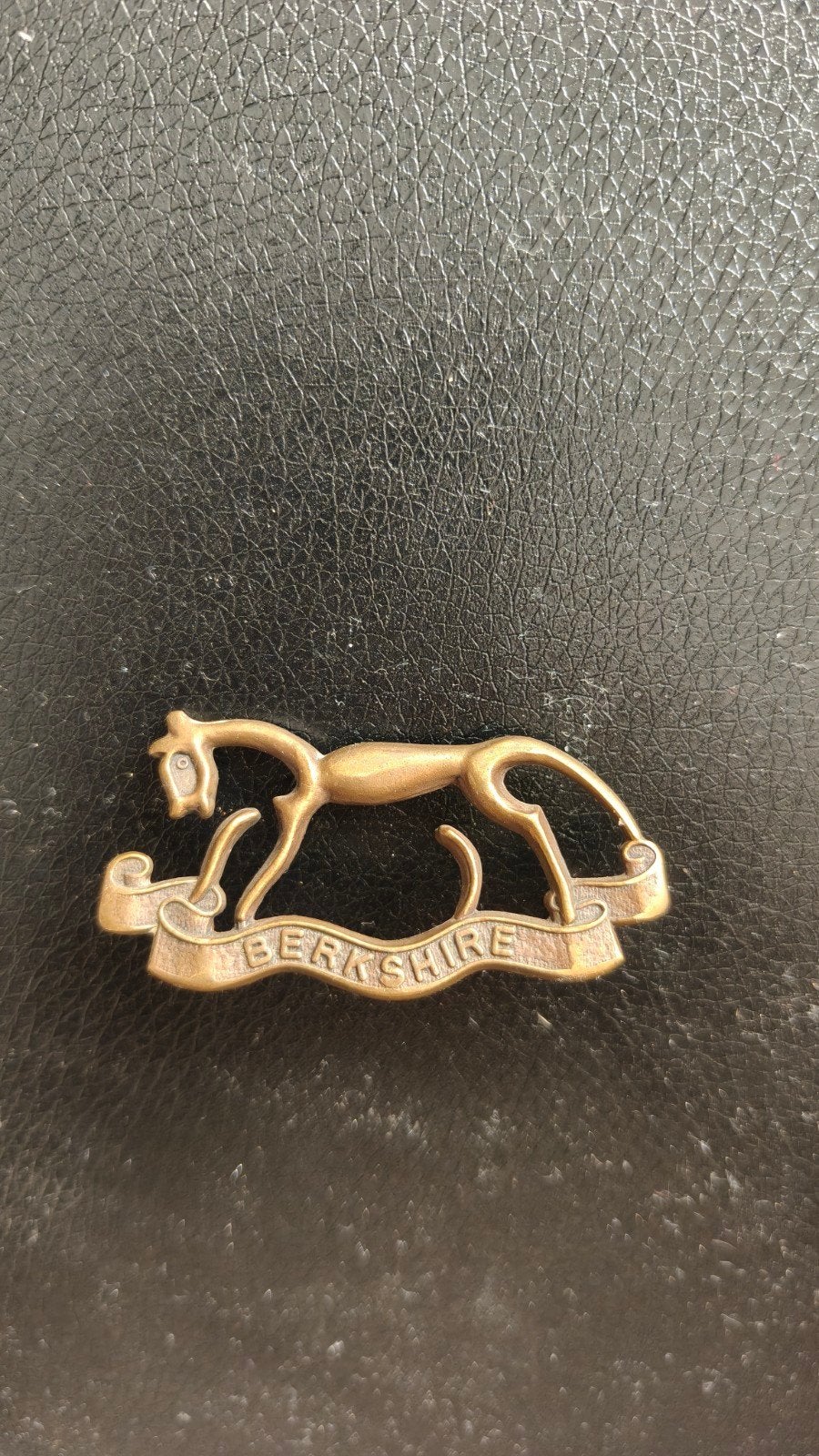 Originele WW2 capbadge Berkshire Yeomanry., Ophalen of Verzenden, Landmacht, Engeland, Embleem of Badge