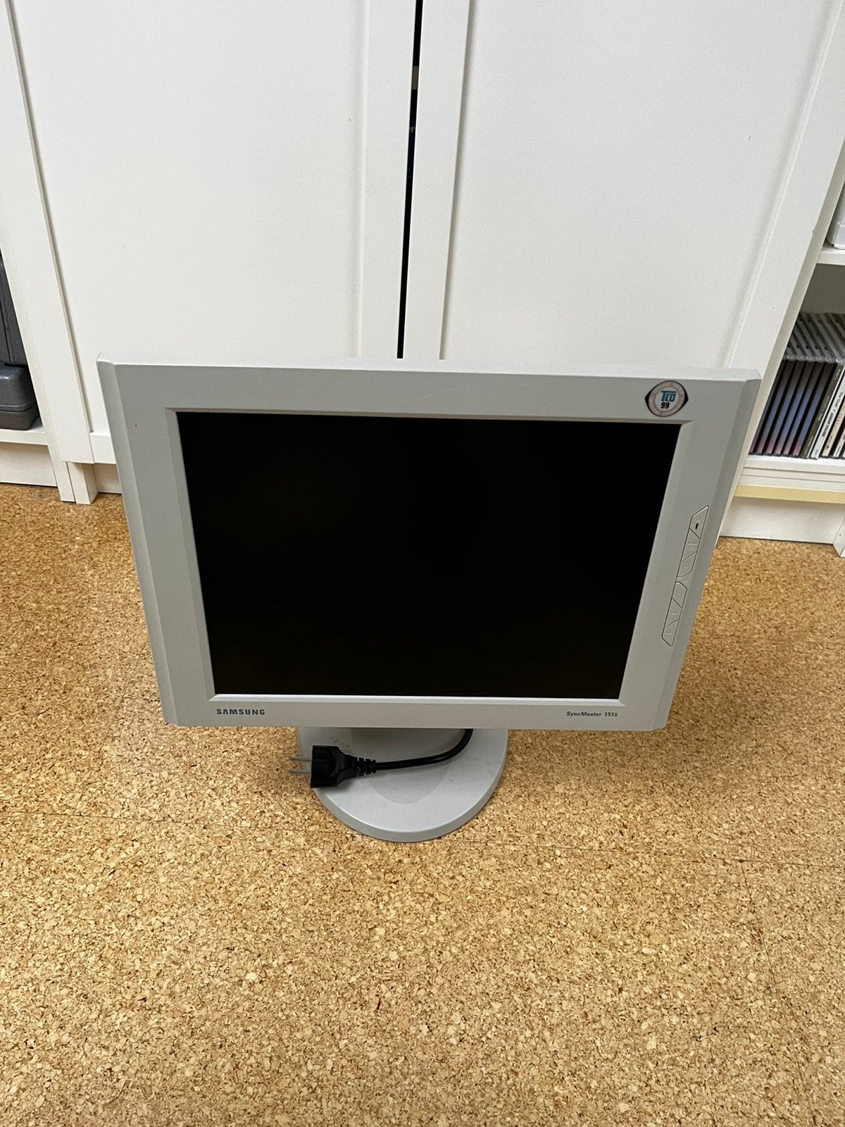Samsung Monitor klein   GRATIS, Ophalen, Gebruikt, Onbekend, In hoogte verstelbaar