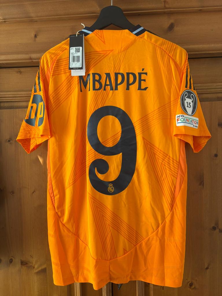 Real madrid 2024/2025 player issue kit mbappe bnwt size L, Verzamelen, Sportartikelen en Voetbal, Ophalen of Verzenden, Nieuw