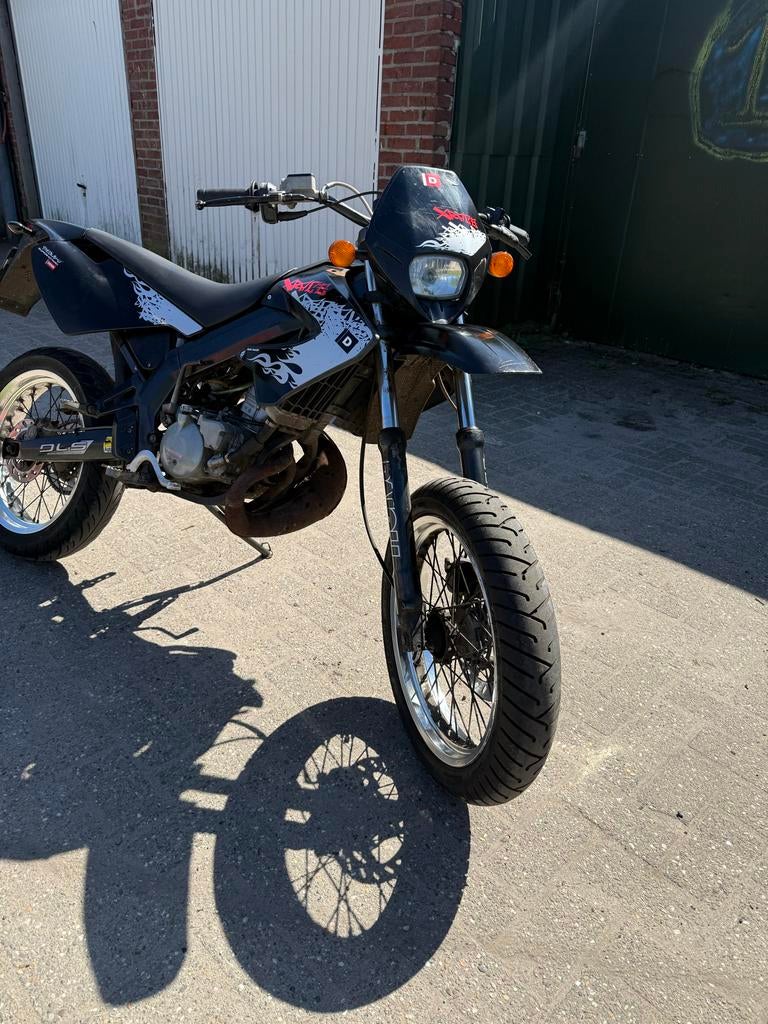 Hele nette Derbi Senda X-Race met kenteken, geen wok, 6 versnellingen, Gebruikt, Derbi, Maximaal 45 km/u