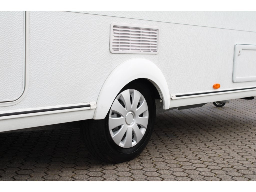 Caravelair Alba 466 stapelbed met voortent, Dwarsbed, Schokbreker, Bedrijf, Treinzit