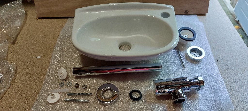 toilet fonteintje met nieuwe afvoer, Ophalen of Verzenden, Zo goed als nieuw, Wastafel