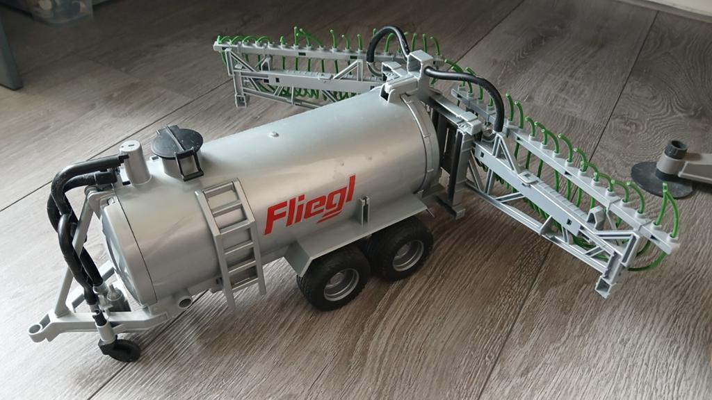 Fliegl mesttank speelgoed - Bruder, Ophalen of Verzenden, Gebruikt