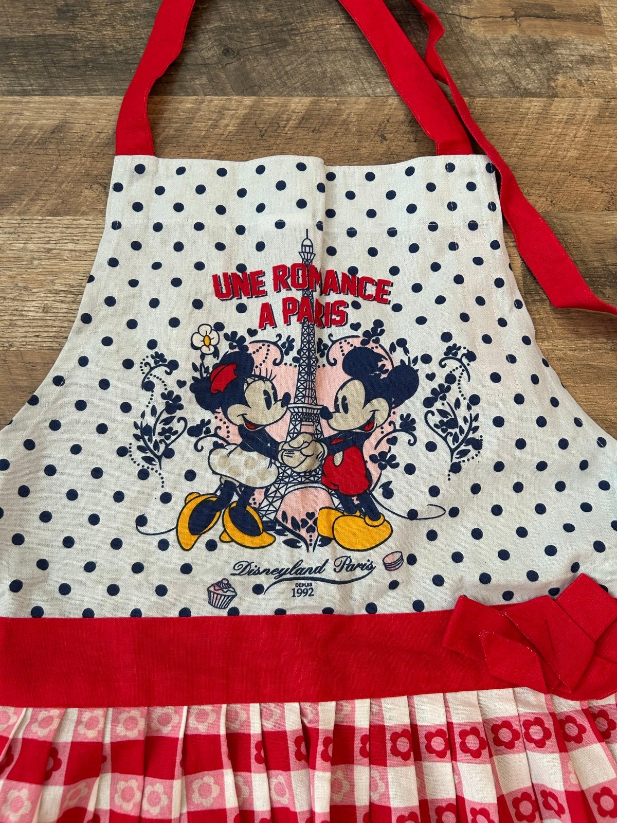 Leuk Kookschort Volwassenen - Mickey & Minnie Mouse Parijs, Huis en Inrichting, Keuken | Keukenbenodigdheden, Overige typen, Ophalen of Verzenden