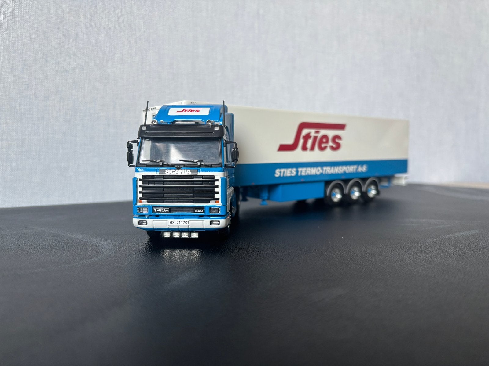 Tekno Scania 143-500 Steamline trekker/trailer Sties., Hobby en Vrije tijd, Modelauto's | 1:50, Ophalen of Verzenden, Zo goed als nieuw