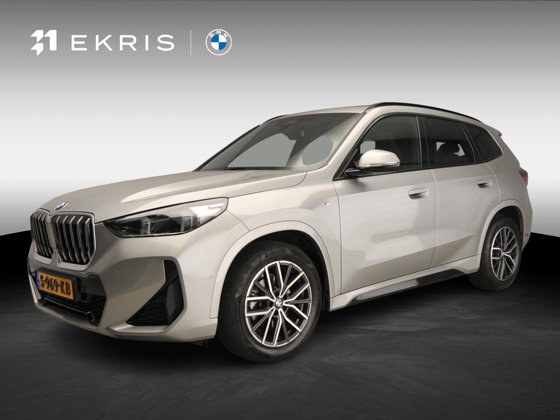 BMW X1 sDrive18i | M-Sportpakket | LED | HUD | Panoramadak |, Auto's, Dealer onderhouden, 136 pk, Gebruikt, Euro 6