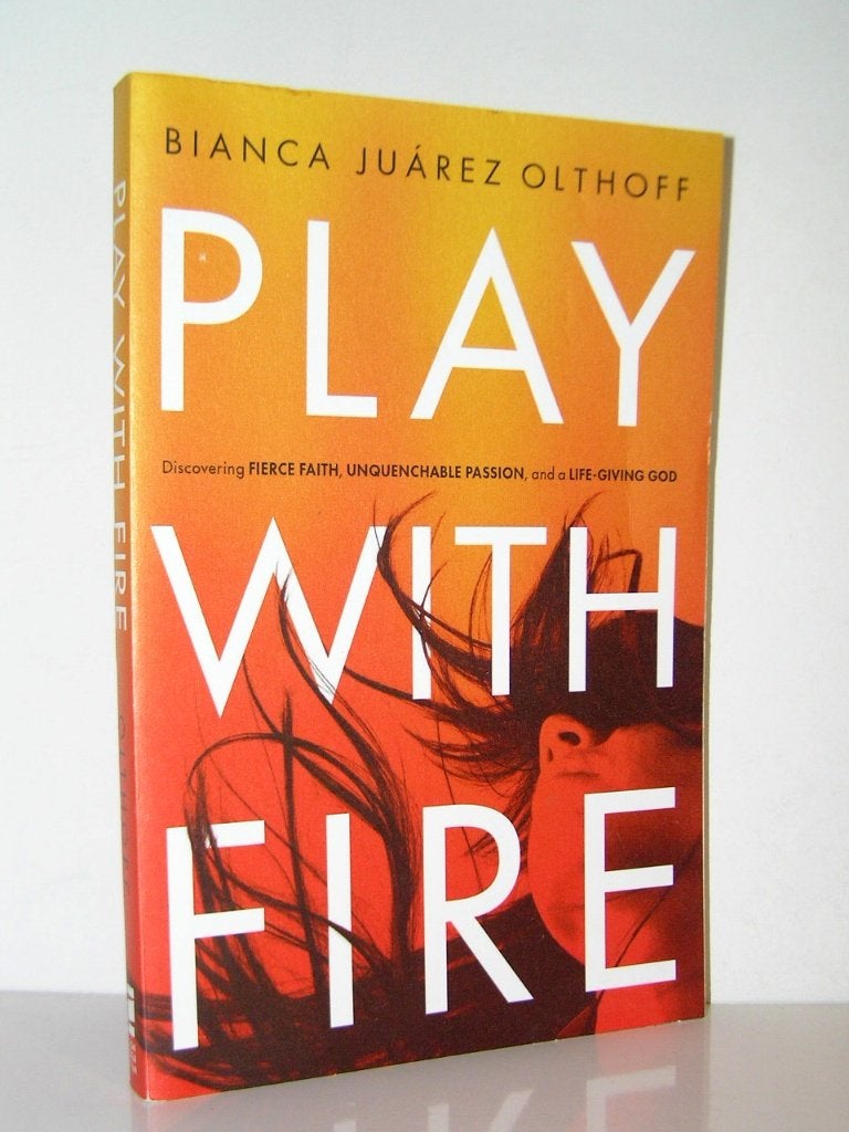 Bianca Juarez Olthoff - Play with fire, Ophalen of Verzenden, Zo goed als nieuw, Christendom | Katholiek