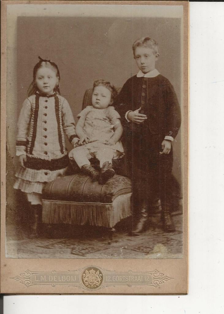 Kabinetsfoto Jongen met twee zusjes LM Delboy, Ophalen of Verzenden, Voor 1920, Ongelopen, Zuid-Holland