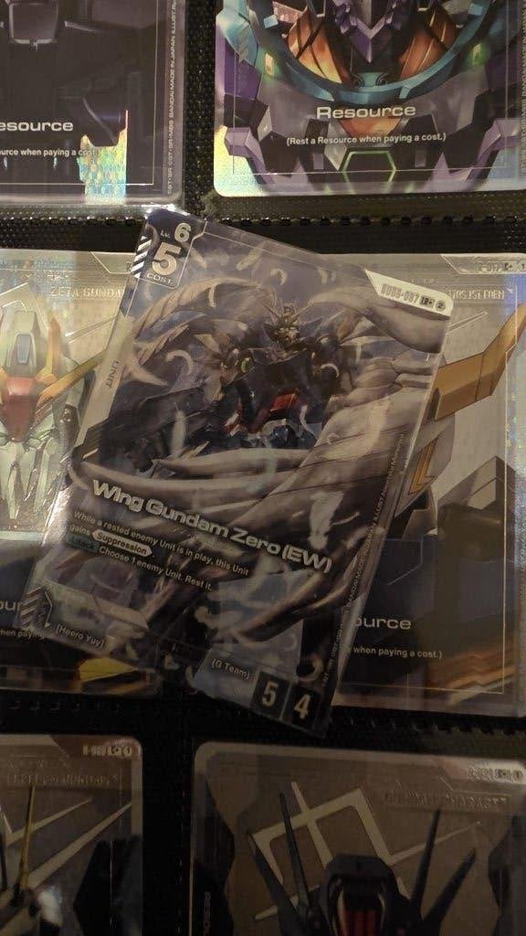 Gundam TCG - Wing Gundam Zero (EW) LR+, Ophalen of Verzenden, Nieuw, Losse kaart, Foil