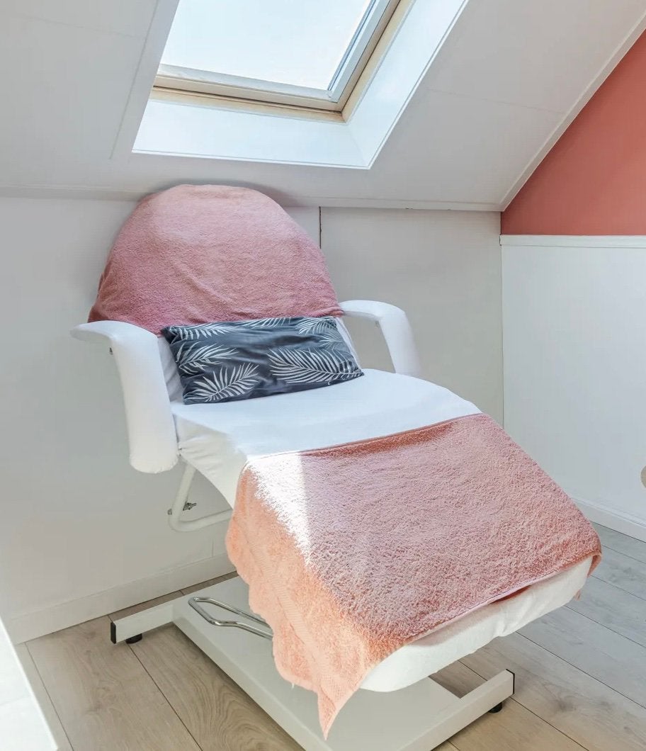 Behandelstoel schoonheidsspecialiste pedicure, Ophalen, Zo goed als nieuw