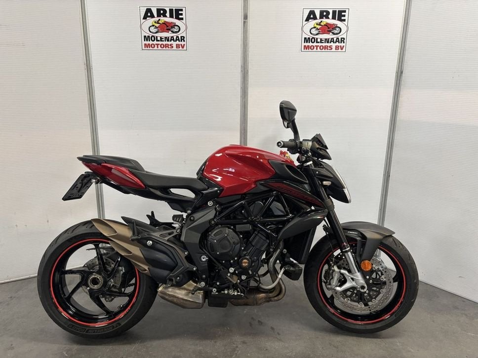 MV Agusta BRUTALE 800 R (bj 2024), Motorrijbewijs A, Bedrijf, Meer dan 35 kW, 798 cc