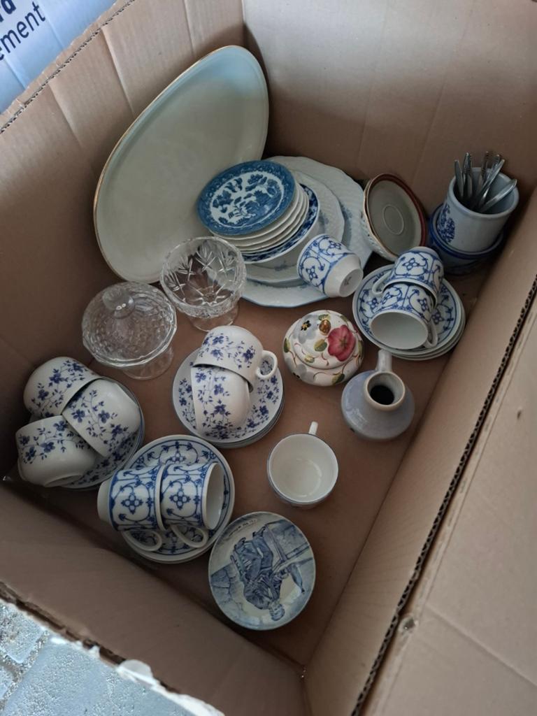 Diverse Serviesgoed Collectie: Borden, Kopjes, Schalen, Ophalen