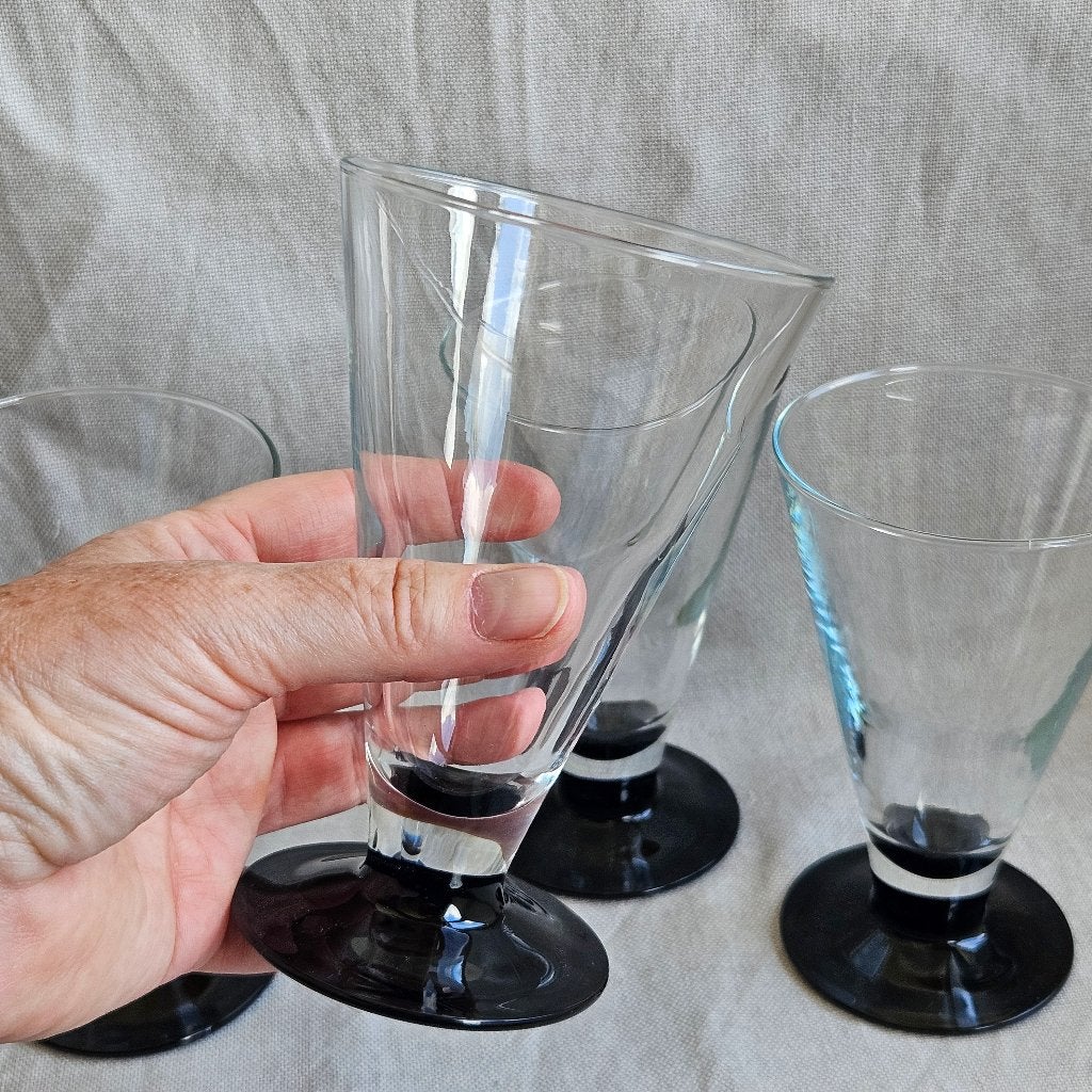 Arcoroc glazen ijscoupes met zwarte voet set van 4 stuks, Huis en Inrichting, Glas of Glazen, Ophalen of Verzenden, Nvt, Overige stijlen