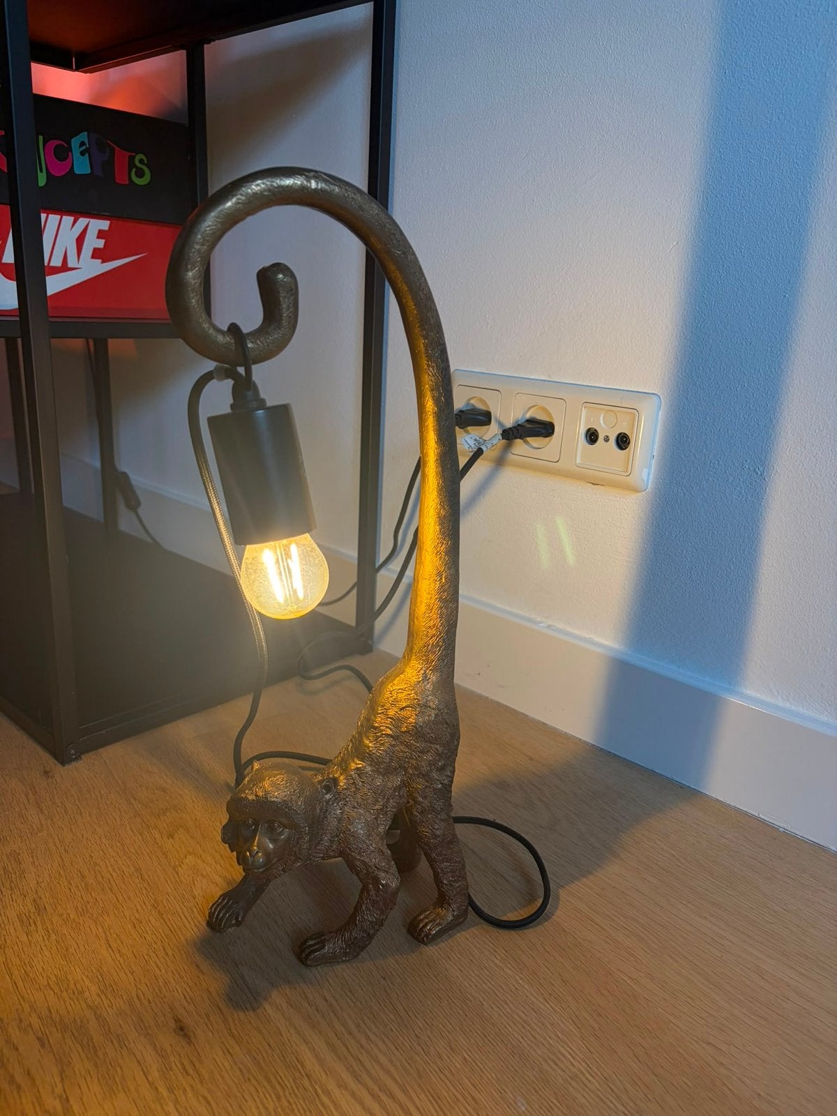 Aap lamp - Decoratieve tafellamp of wanddecoratie, Gebruikt, Overige stijlen, Ophalen of Verzenden, Goud