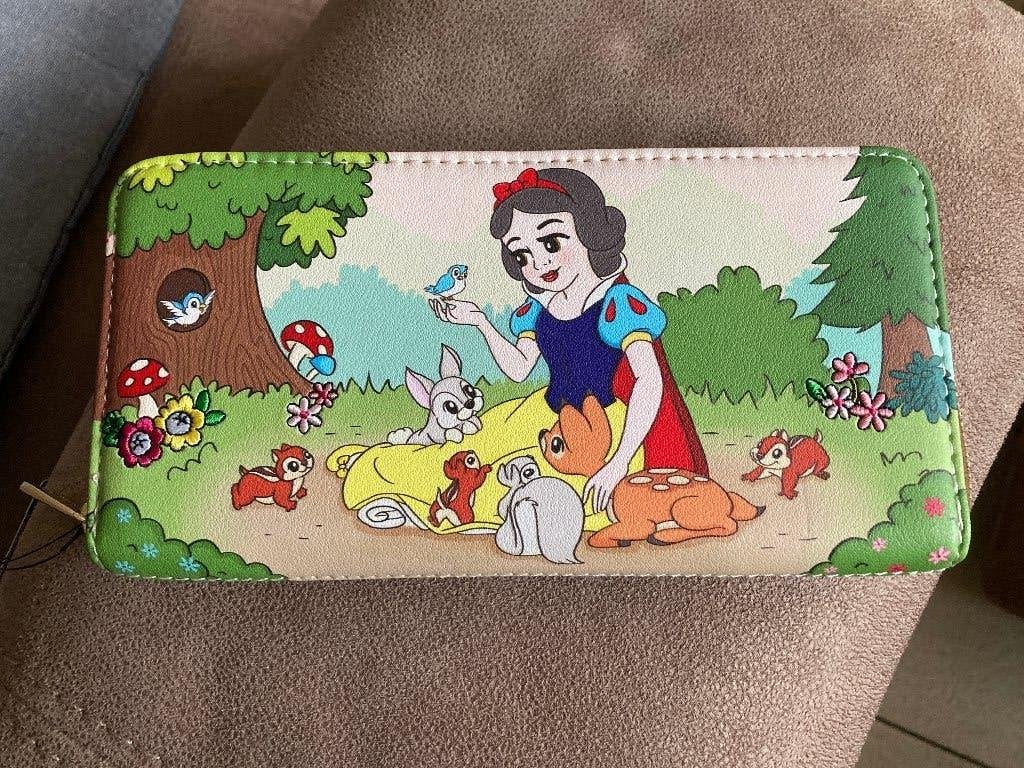 Nieuwe Loungefly Sneeuwwitje portemonnee ( Disney ), Verzamelen, Disney, Ophalen of Verzenden, Sneeuwwitje of Doornroosje, Nieuw
