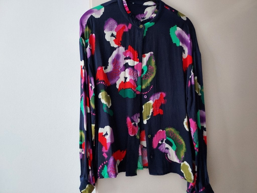 POM blouse maat M? kleuren blauw/rood/wit/roze/groen, Kleding | Dames, Blouses en Tunieken, Maat 38/40 (M), Zo goed als nieuw