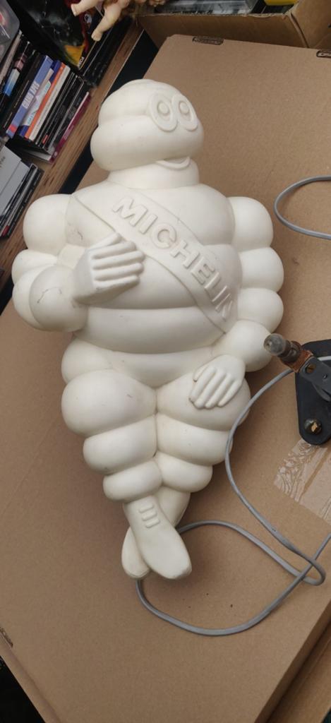 Michelin vrachtwagen mascotte 47 cm, Ophalen of Verzenden, Gebruikt, Lichtbak of (neon) lamp