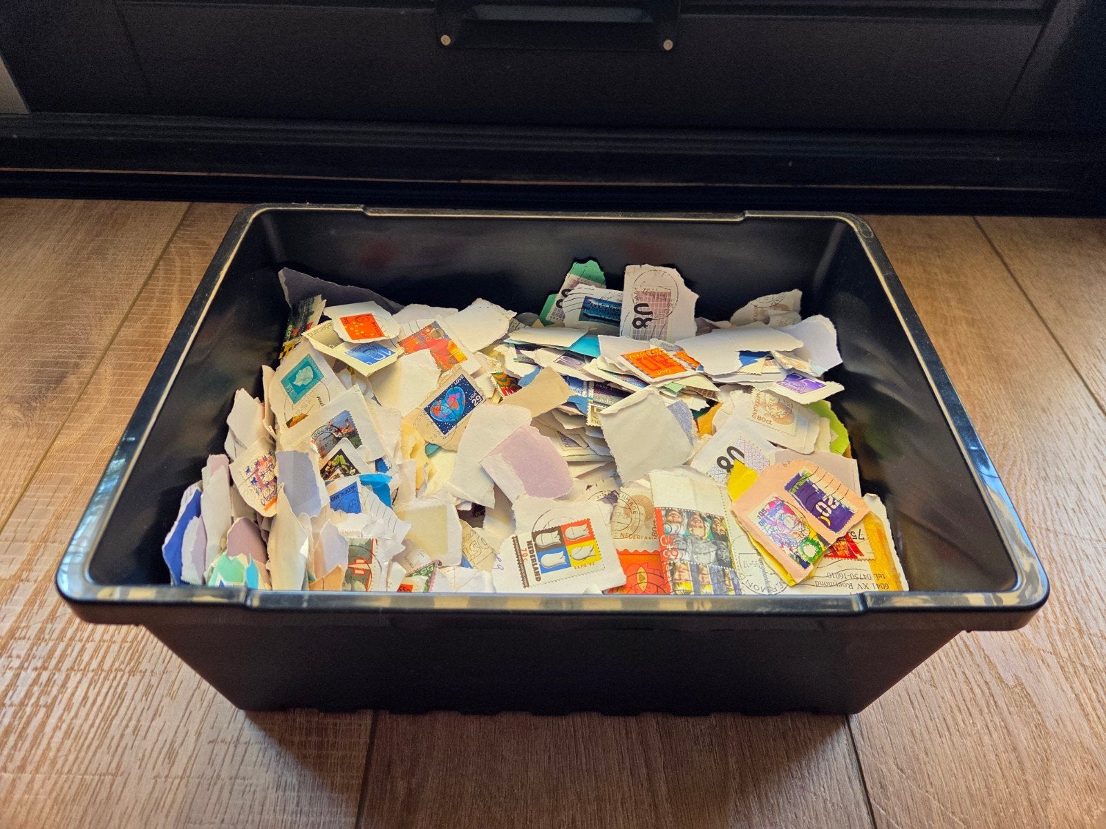 Grote partij Nederlandse postzegels (4000 - 5000 stuks), Ophalen of Verzenden, Gestempeld