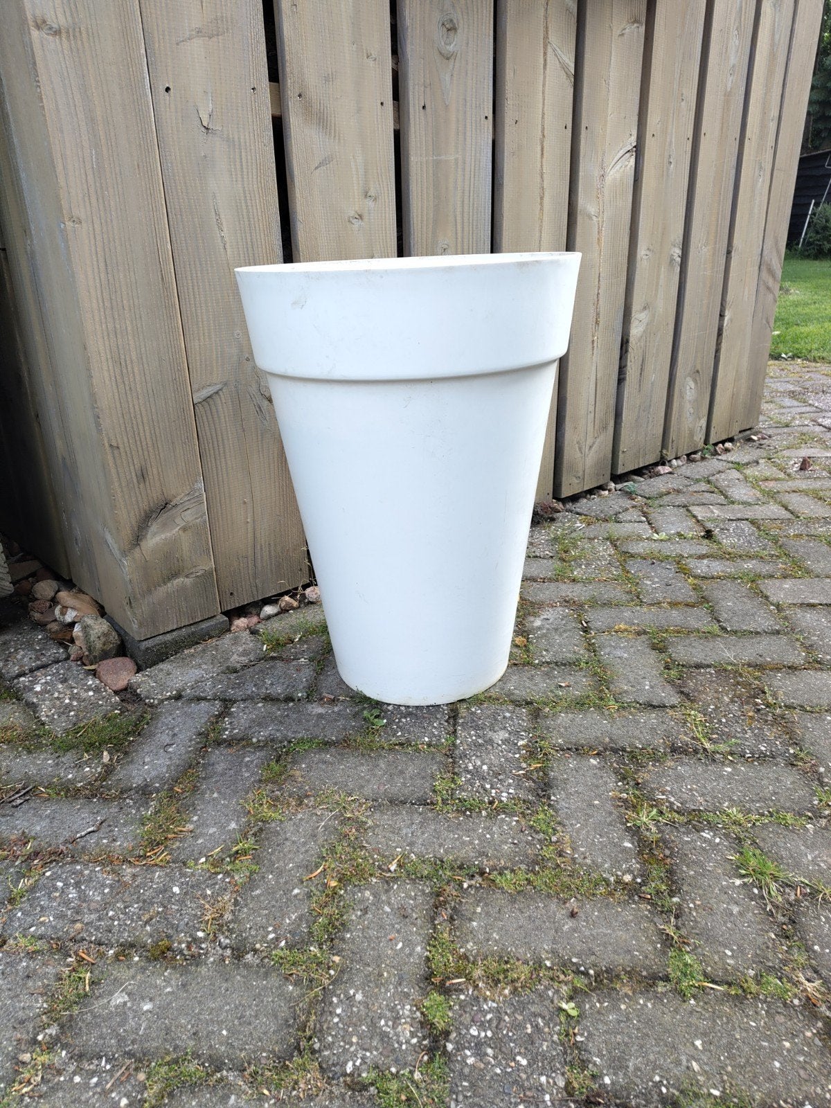 Mooie witte kunststof pot, Ophalen of Verzenden, Rond, 40 cm of meer, 40 tot 70 cm