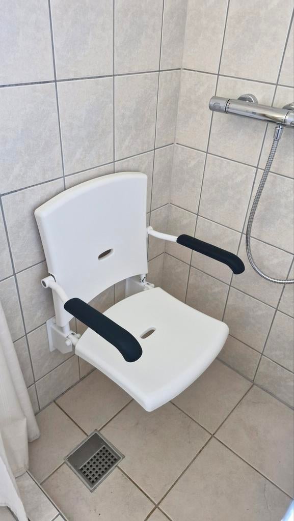 Zo goed als nieuwe douchestoel., Huis en Inrichting, Badkamer | Badkamermeubels, Ophalen, Overige typen, 50 tot 100 cm, Zo goed als nieuw