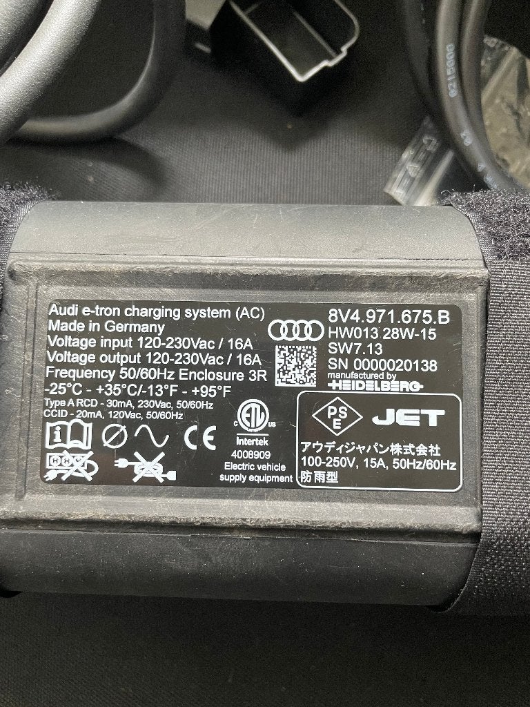 AUDI Oplaadkabel elektrische auto  8V4971675B, Auto diversen, Ophalen of Verzenden, Gebruikt