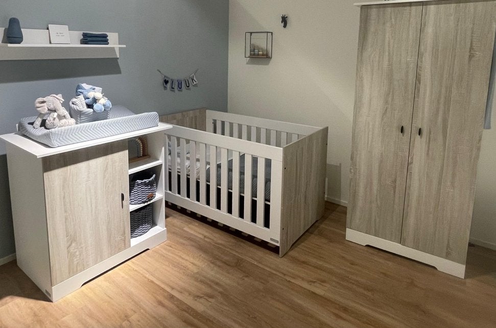 Interbaby Rock Babykamer: Ledikant, Commode & Kledingkast, Kinderen en Baby's, Kinderkamer | Complete kinderkamers, Zo goed als nieuw