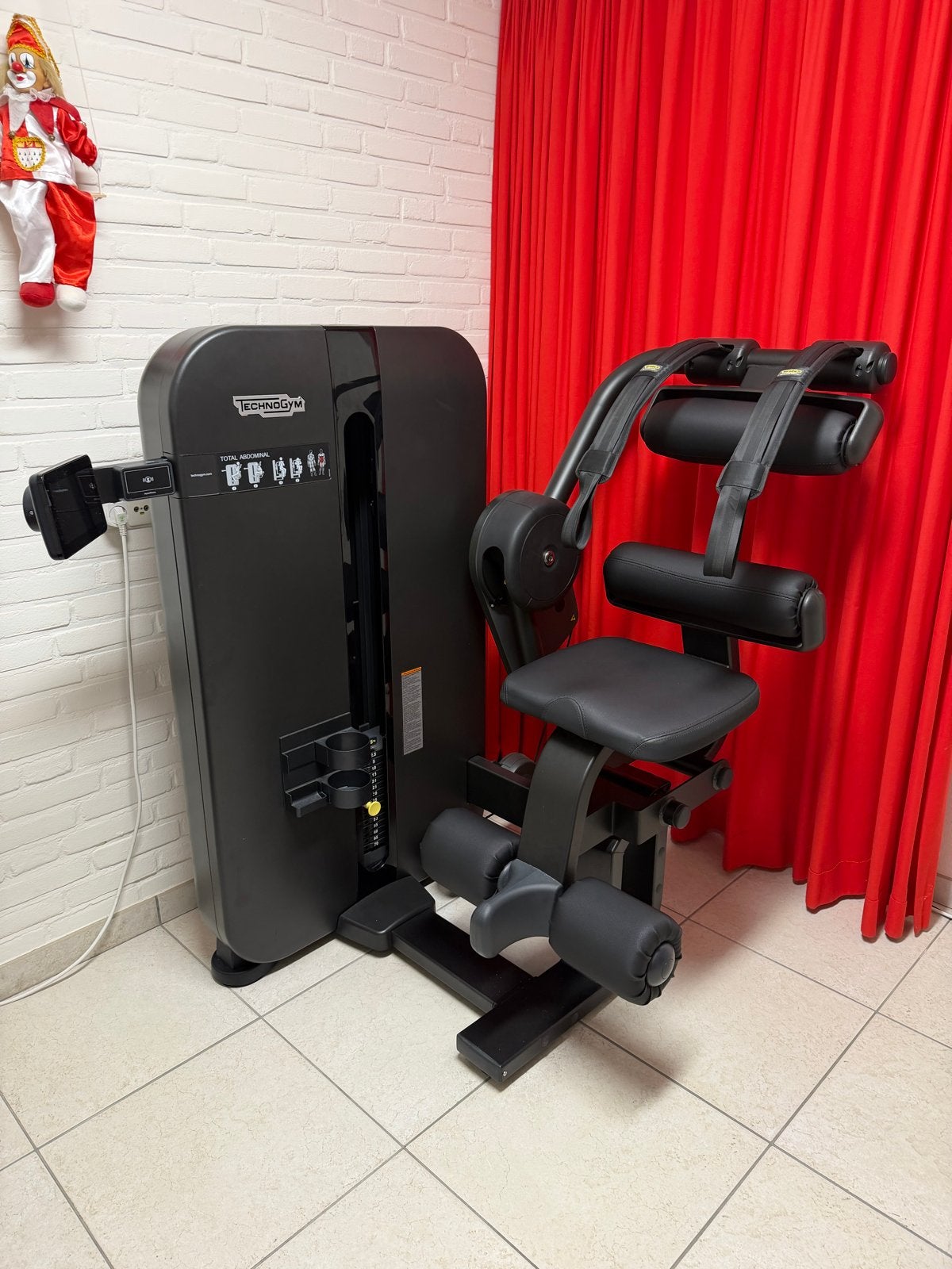 3 Technogym Artis apparaten voor buik- en rugspieren, Ophalen, Krachtstation, Zo goed als nieuw, Buik