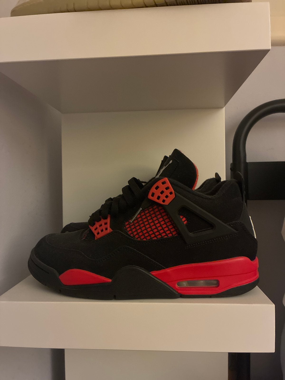 Nike Air Jordan 4 Retro red thunder - Maat 42, Kleding | Heren, Zwart, Ophalen of Verzenden, Sneakers of Gympen, Zo goed als nieuw