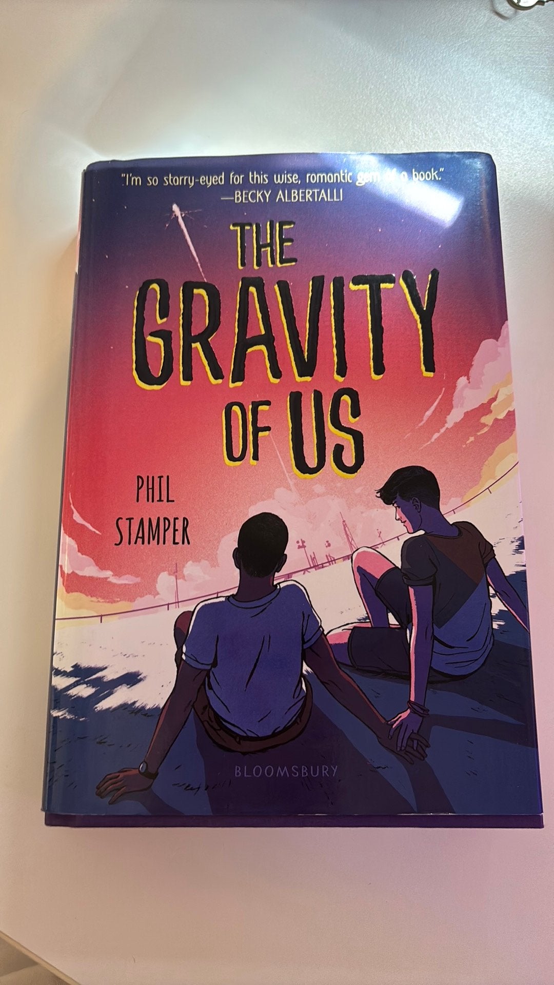 The gravity of us - Phil Stamper, Ophalen of Verzenden, Zo goed als nieuw