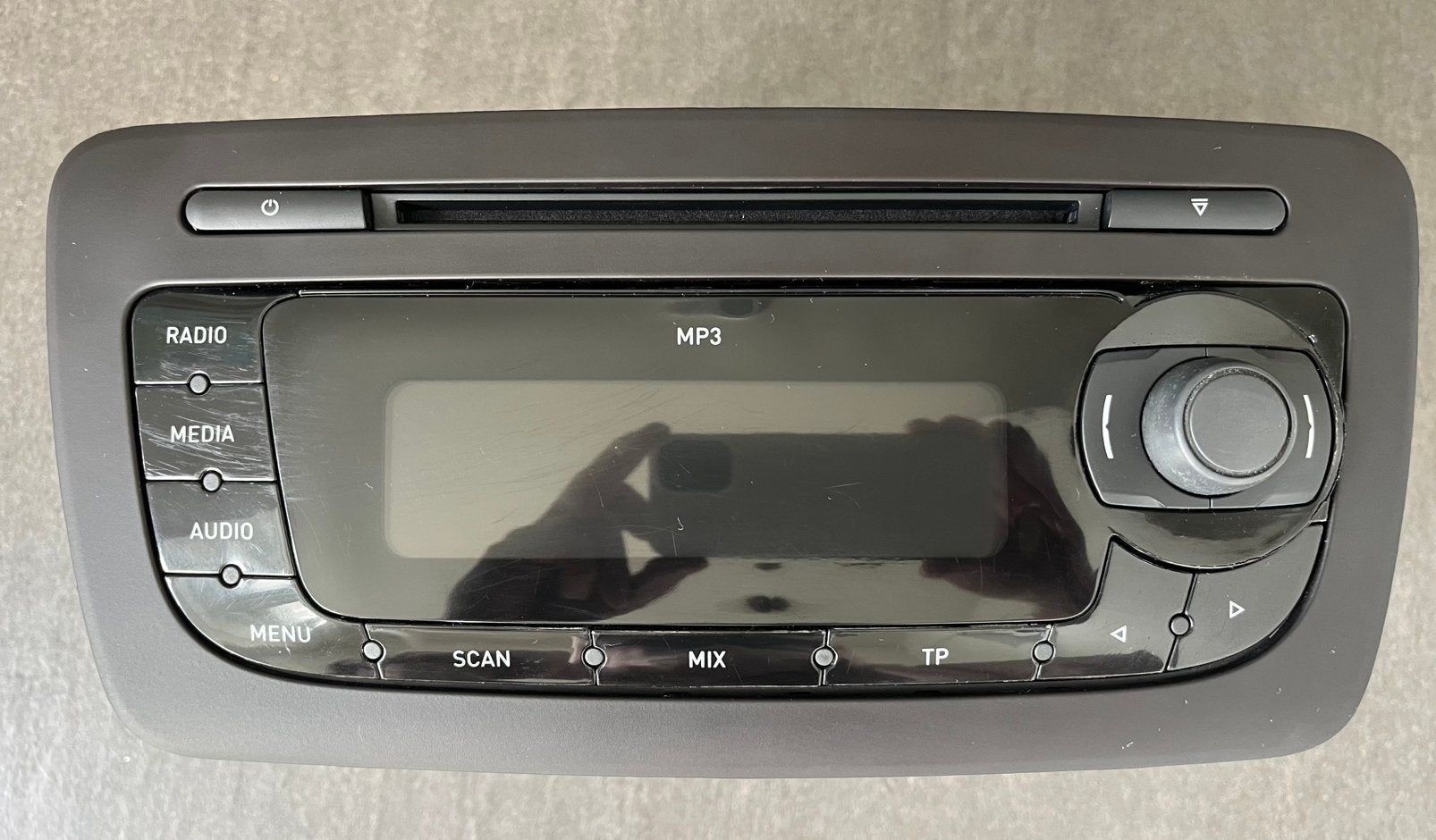Seat Ibiza originele radio 2008-2011, Auto diversen, Ophalen of Verzenden, Zo goed als nieuw