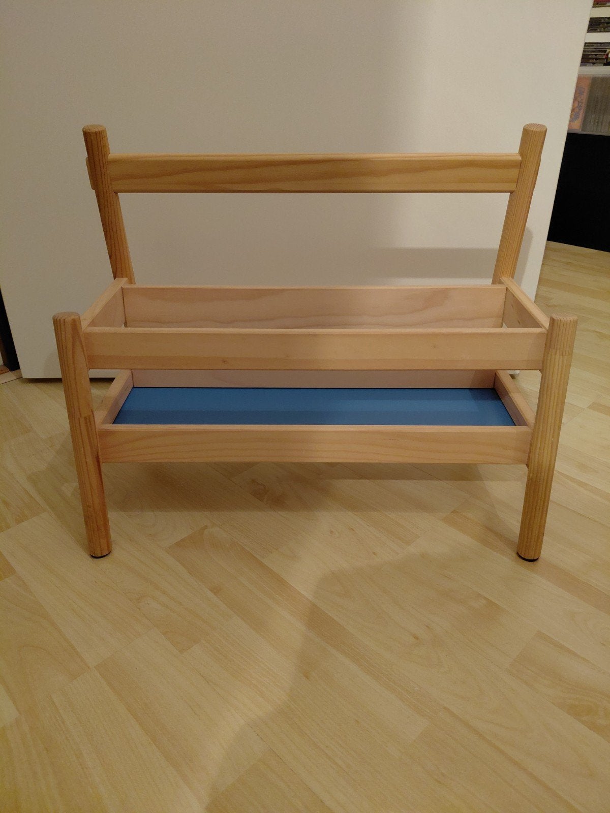 Ikea houten krantenbak, Ophalen, Zo goed als nieuw