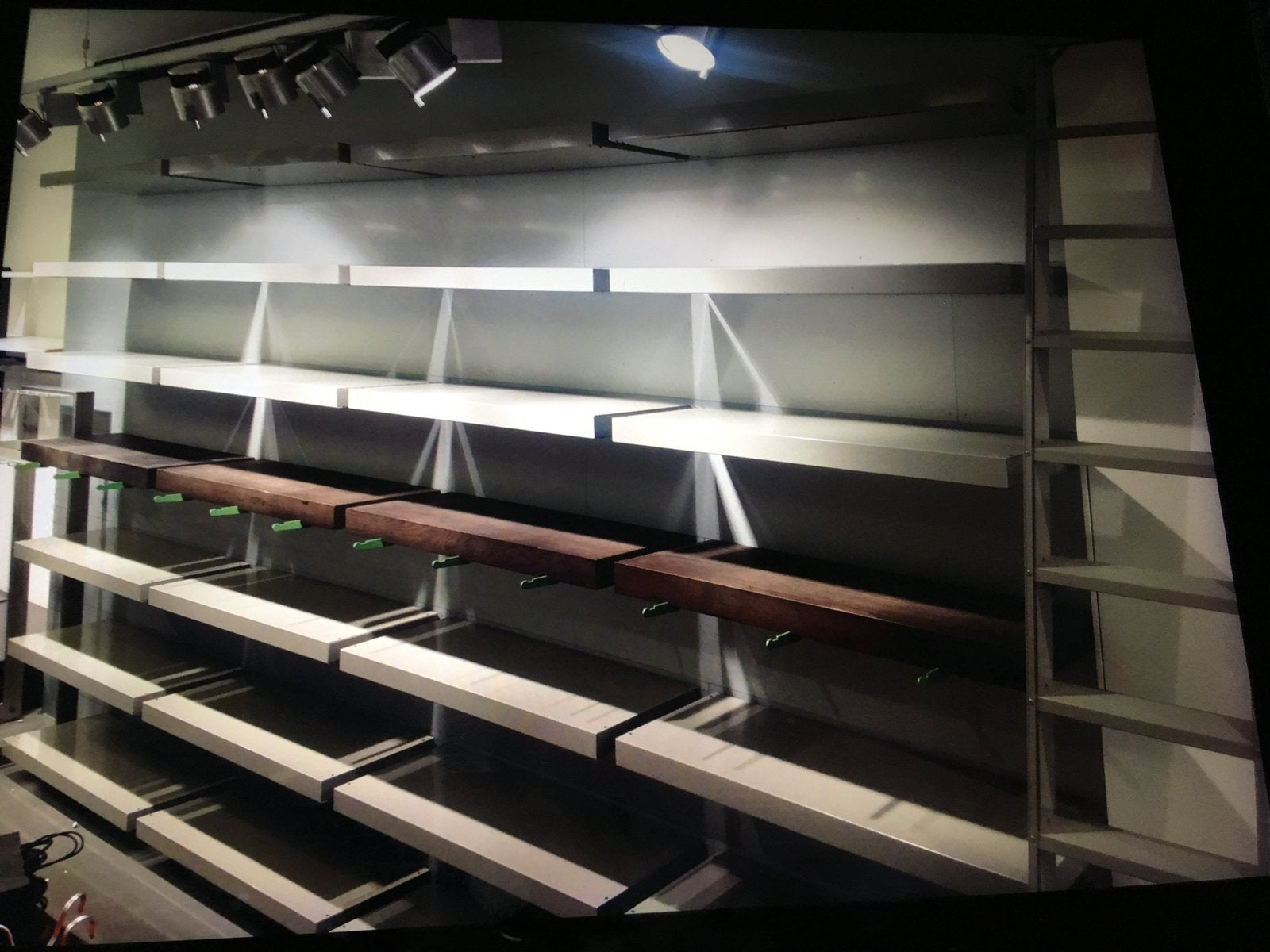 Presentatie wand winkel, Zakelijke goederen, Kantoor en Winkelinrichting | Winkel en Inventaris, Ophalen of Verzenden