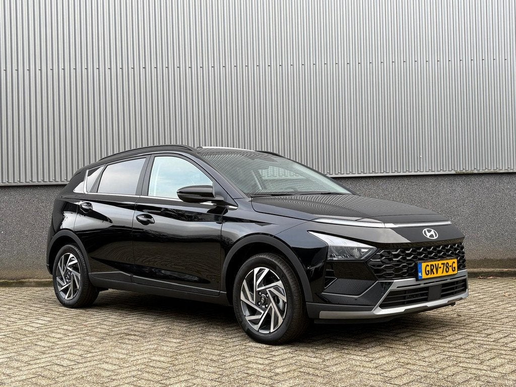 Hyundai Bayon 1.0 T-GDI 48V 100PK Premium Sky Open dak I Sto, Auto's, Hyundai, 1095 kg, Zwart, Origineel Nederlands, Bedrijf