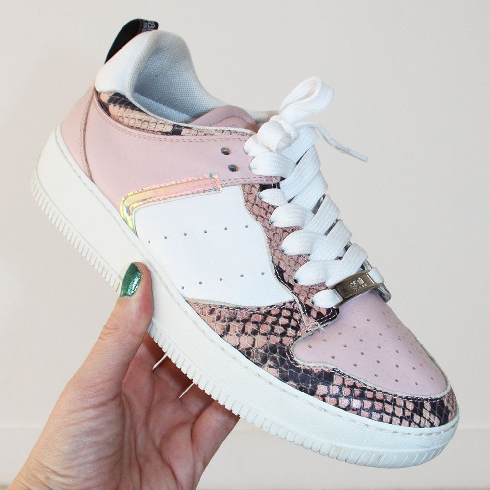 Prachtige Leren Roberto Cavalli Sneakers s9 (Maat 40) €125,-, Overige kleuren, Ophalen of Verzenden, Roberto Cavalli Class, Sneakers of Gympen