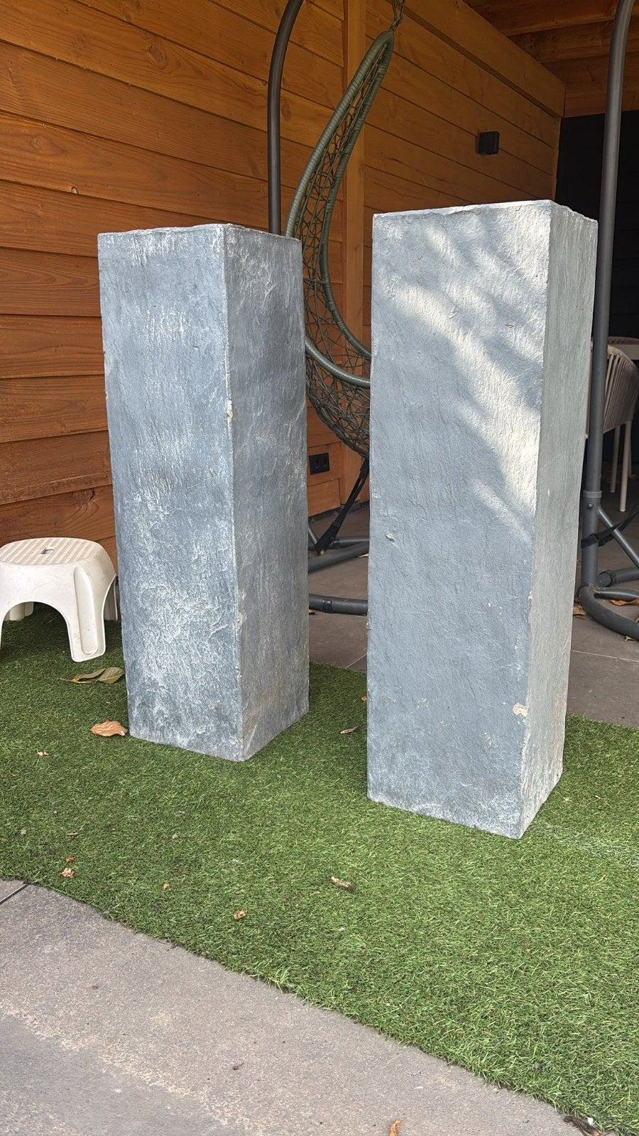 2 grijze pilaren (95cm), Huis en Inrichting, Woonaccessoires | Zuilen en Pilaren, Ophalen, Zo goed als nieuw