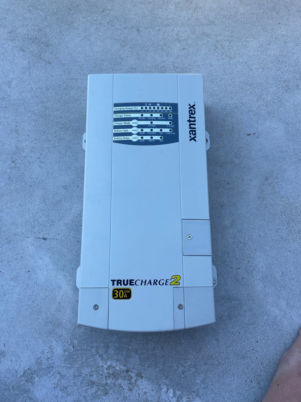 Xantrex Truecharge2 30A 24V Acculader, Ophalen of Verzenden, Zo goed als nieuw