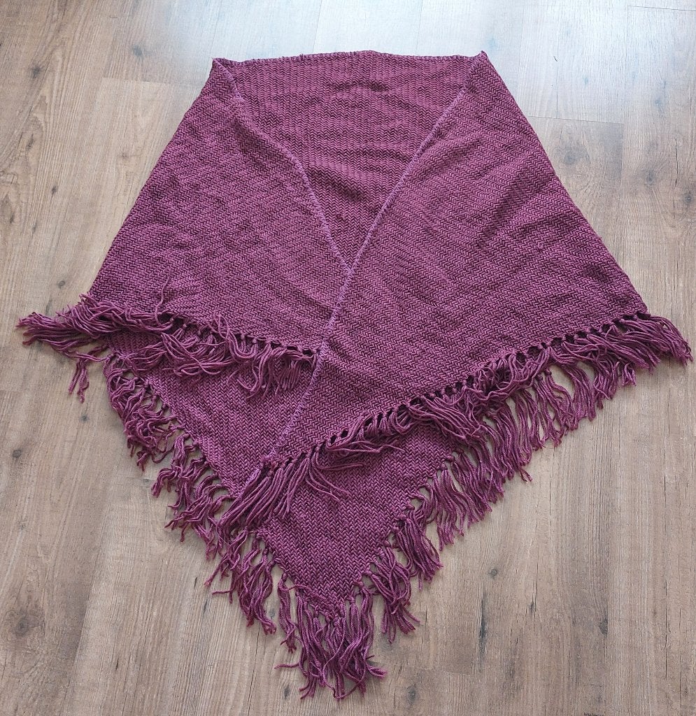 Bijzonder gebreide omslagdoek, Maat 46/48 (XL) of groter, Ophalen of Verzenden, Sjaal, Onbekend