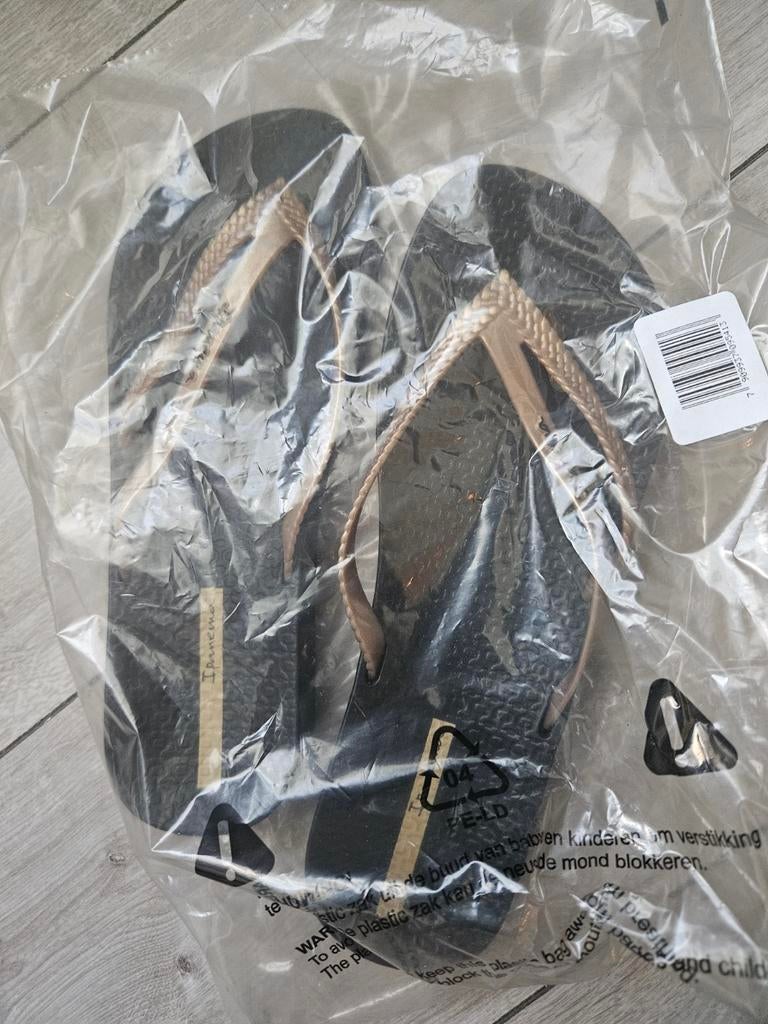 Nieuwe Ipanema slippers - Maat 39/40, Slippers, Zwart, Nieuw, Ophalen of Verzenden