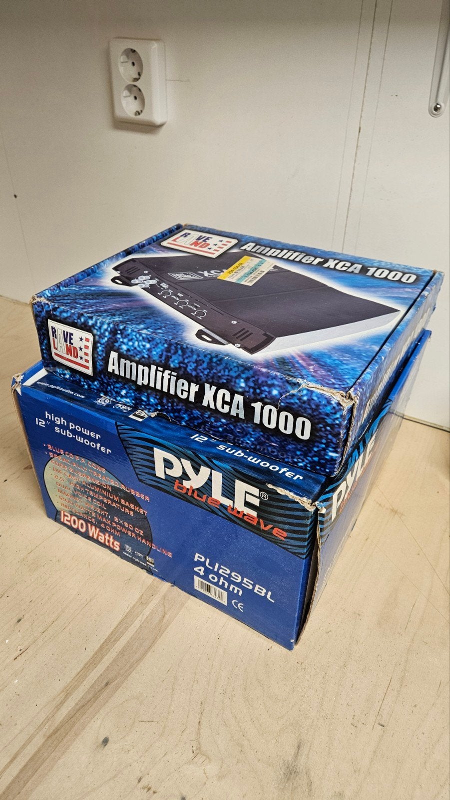 Raveland subwoofer 800W / 300W RMS en versterker, Auto diversen, Ophalen of Verzenden, Gebruikt