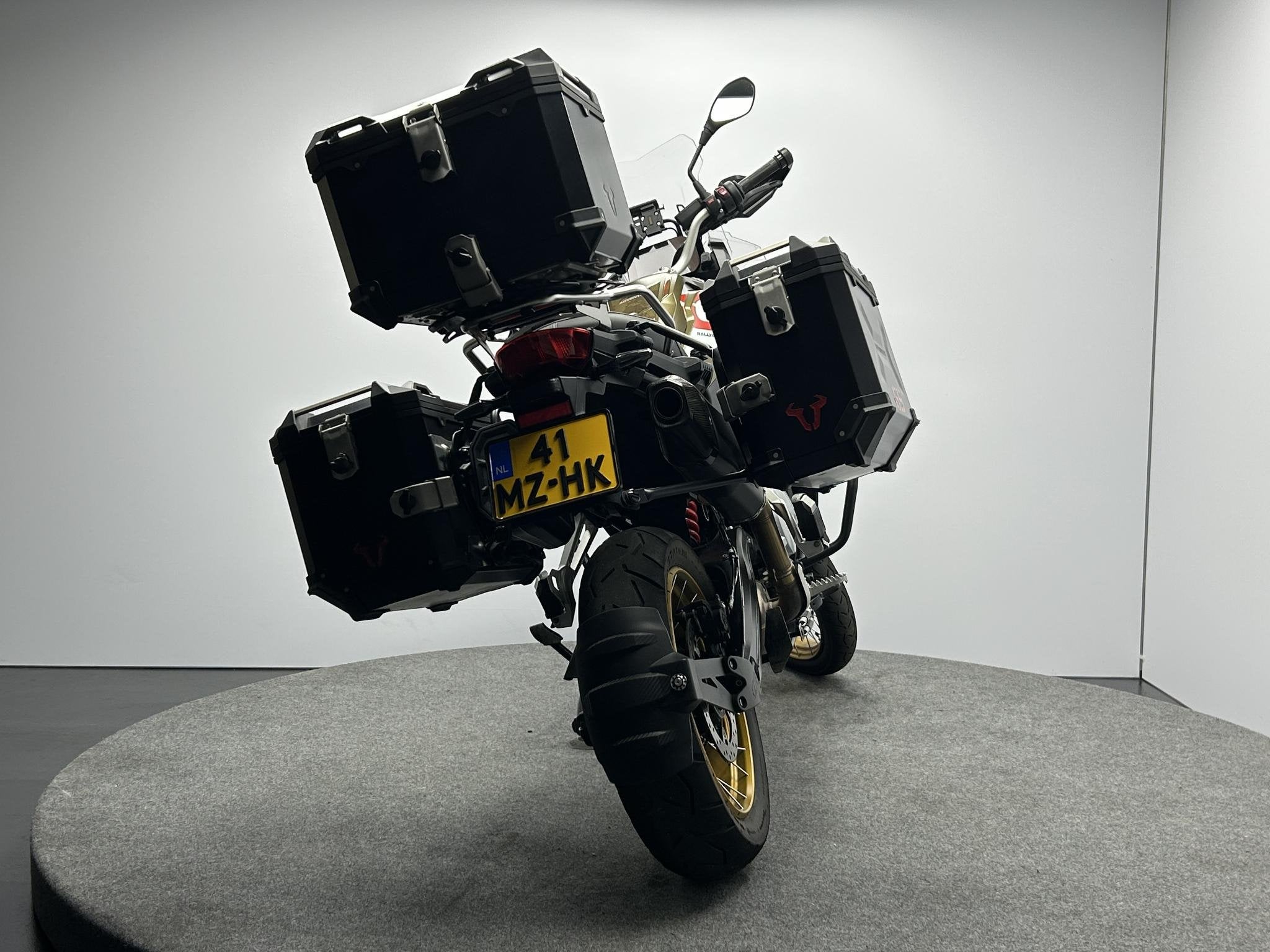 BMW F 850 GS Adventure, Motoren, Motoren | BMW, 853 cc, Einsteinlaan 5
2289 CC  Rijswijk, NL, Meer dan 35 kW, Toermotor