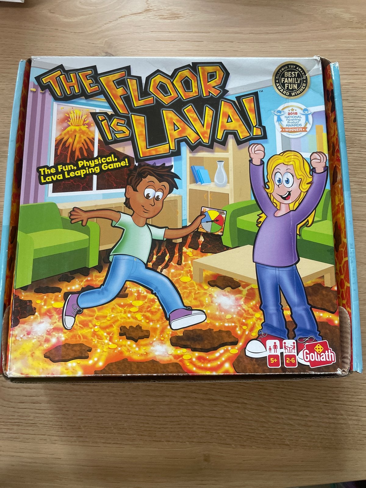 The Floor is Lava! - Leuk fysiek familiespel, Drie of vier spelers, Ophalen of Verzenden, Zo goed als nieuw