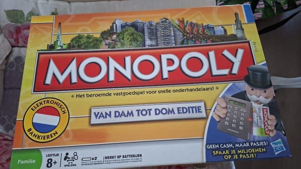Monopoly van Dam tot Dom, Ophalen of Verzenden, Zo goed als nieuw, HASBRO
