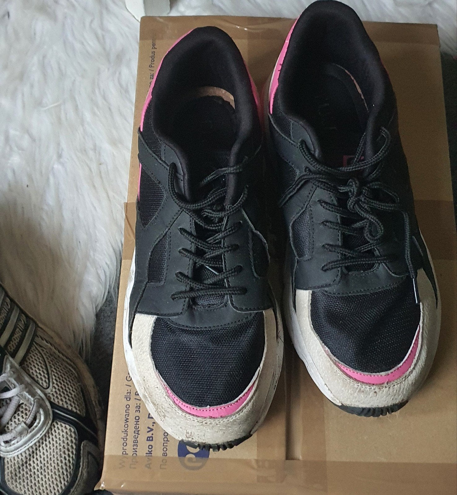fetish zware vervuilde sneakers adidas photos op aanvraag, Verzenden