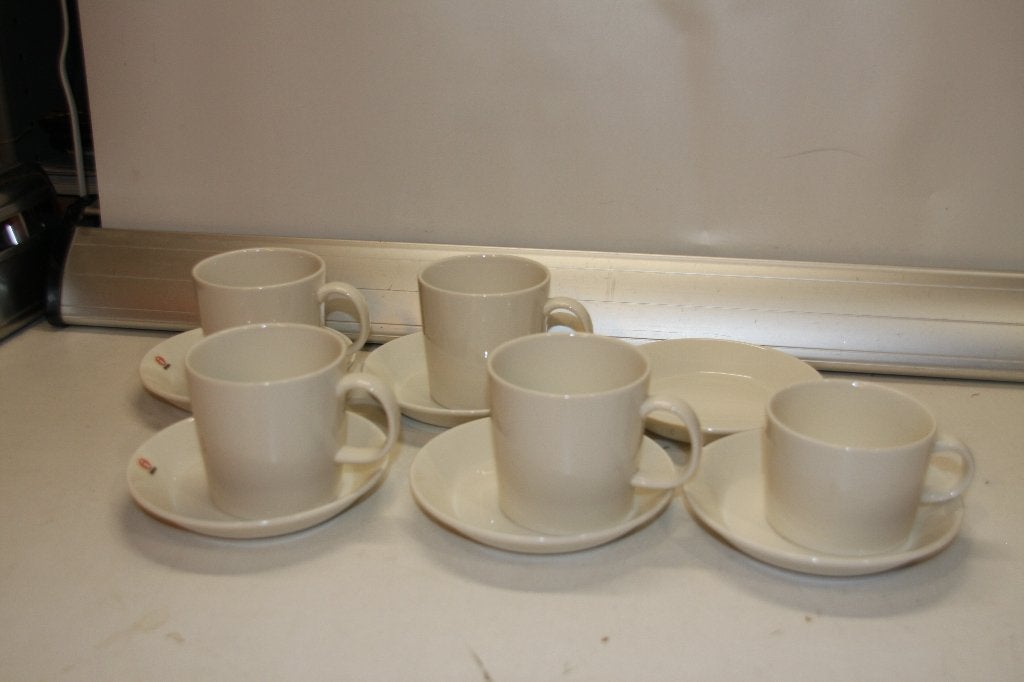 iittala Teema mokken 8 cm en kop 6cm en schotels (401), Ophalen of Verzenden, Zo goed als nieuw, Overige stijlen, Kop(pen) en/of Schotel(s)