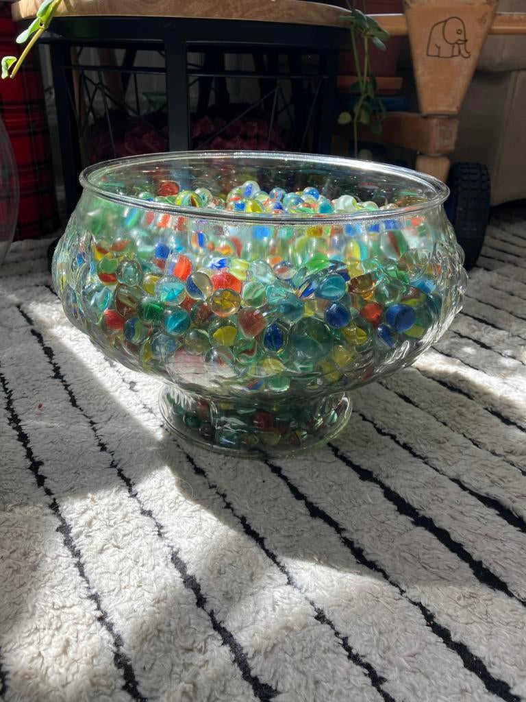 Glazen schaal met Cat’s Eyes knikkers, Ophalen, Zo goed als nieuw, Meerkleurig, Glas