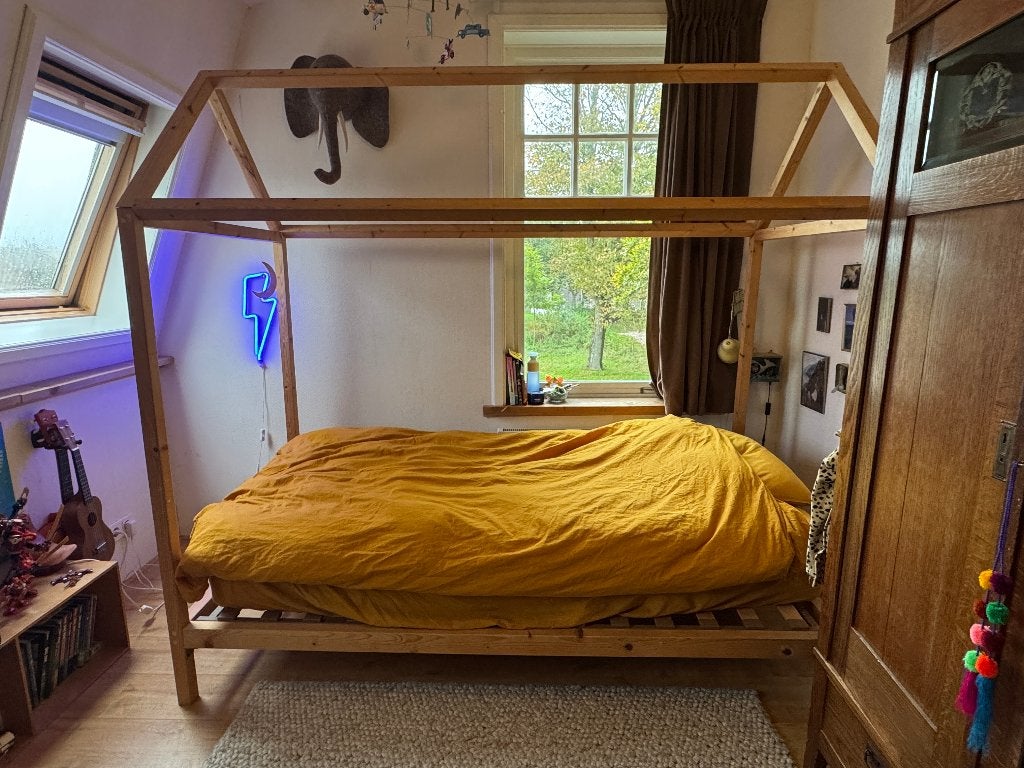 Montessori houten huisbed / kinderbed / huisjesbed 90x200 cm, Ophalen, 85 tot 100 cm, Gebruikt, Lattenbodem