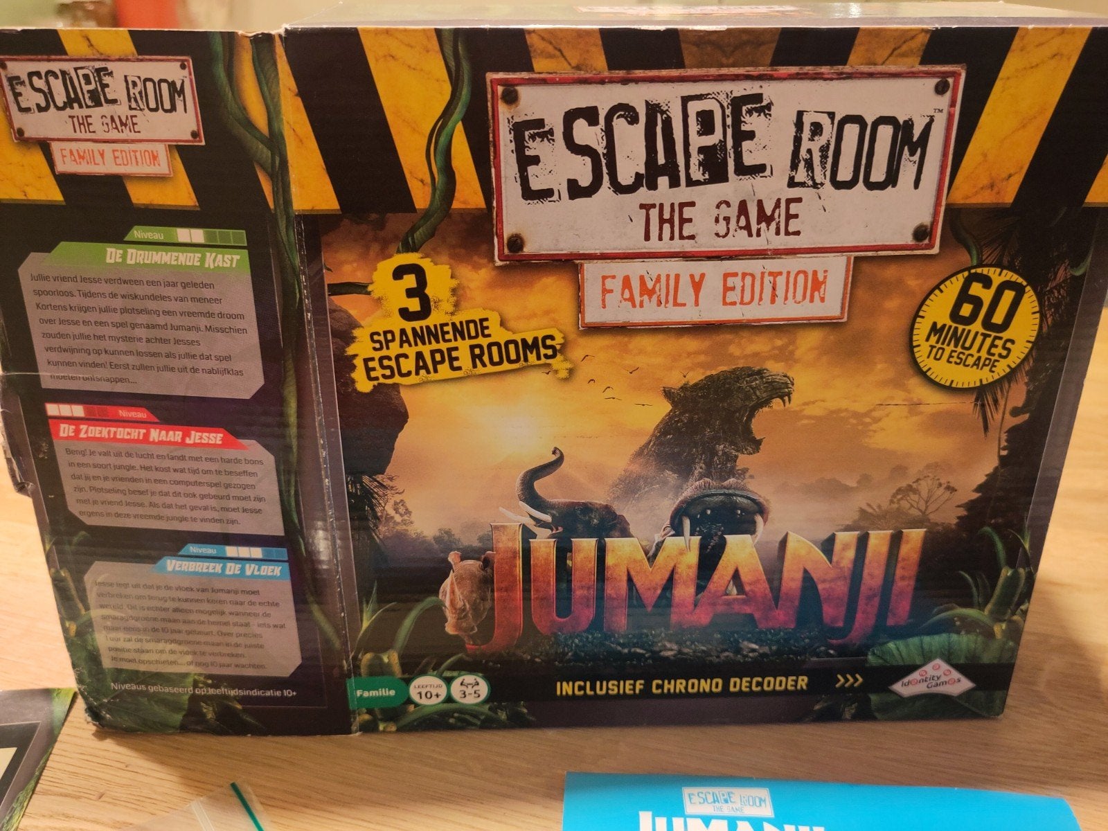 Escape Room The Game Jumanji Family Edition met decoder, Een of twee spelers, Ophalen of Verzenden, Gebruikt