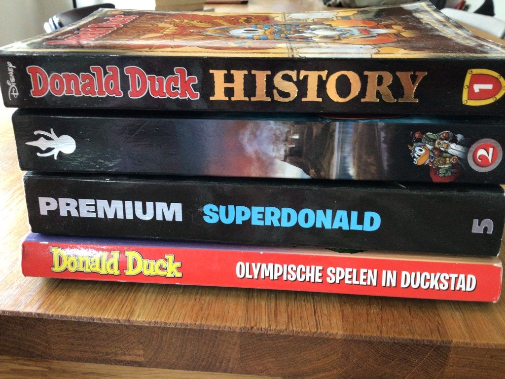 Donald Duck pockets (4x specials), Gelezen, Ophalen of Verzenden, Donald Duck, Meerdere stripboeken
